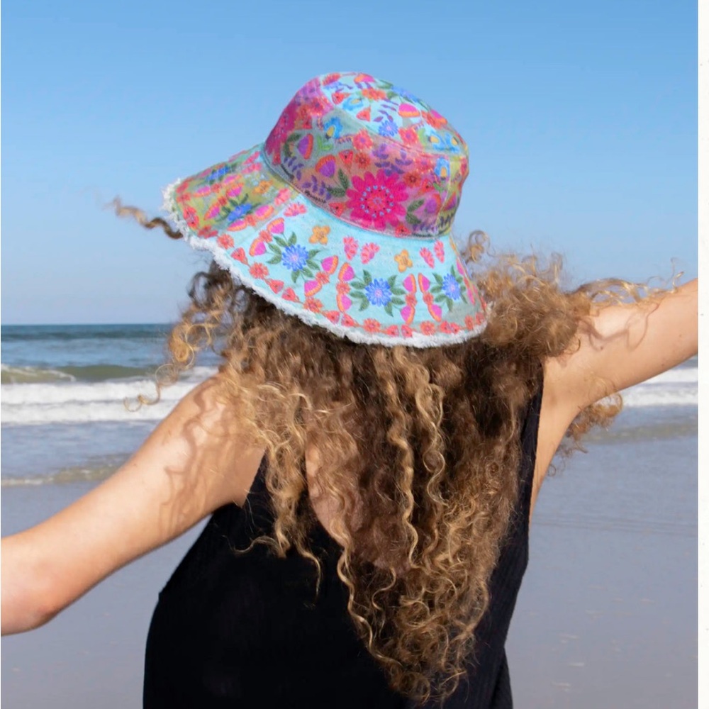 NATURAL LIFE Sandy Days Bucket Hat - Teal Folk Flower Sunny Day